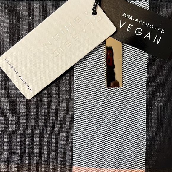 NWT Classic Fashion 2 Purses PETA Approve Vegan - Picture 12 of 16